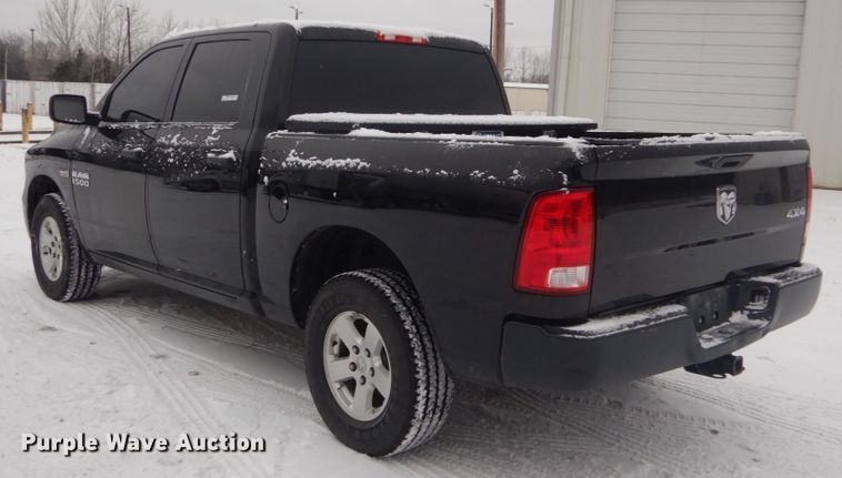 image for item GT9563 2016 Dodge Ram 1500  Crew Cab pickup truck