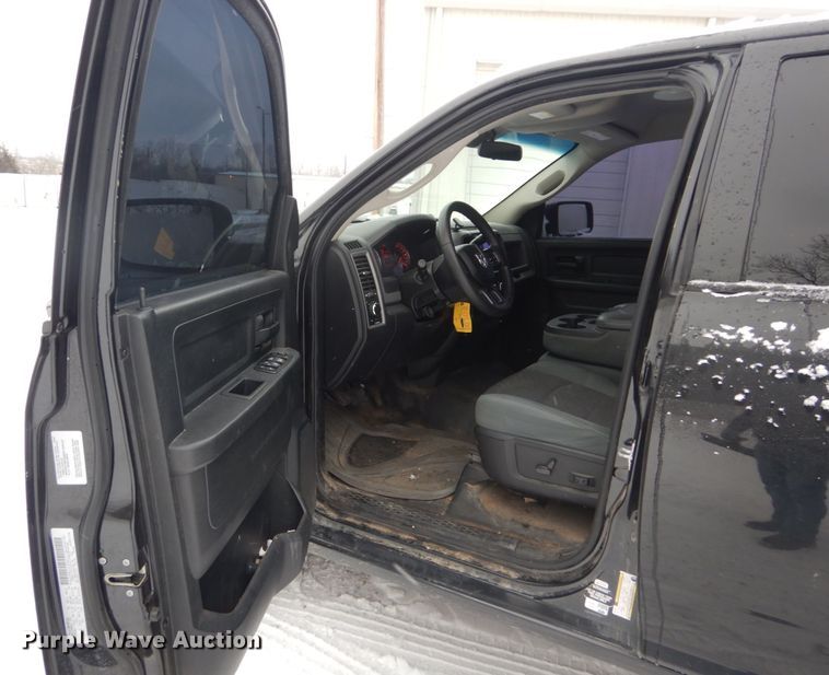 image for item GT9563 2016 Dodge Ram 1500  Crew Cab pickup truck