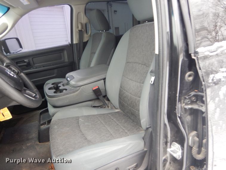 image for item GT9563 2016 Dodge Ram 1500  Crew Cab pickup truck