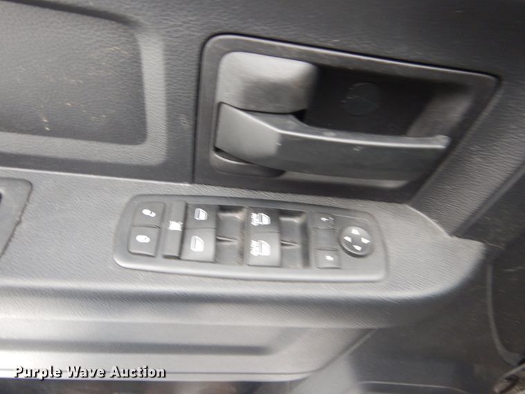 image for item GT9563 2016 Dodge Ram 1500  Crew Cab pickup truck