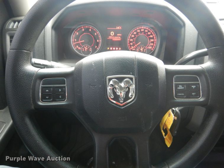 image for item GT9563 2016 Dodge Ram 1500  Crew Cab pickup truck