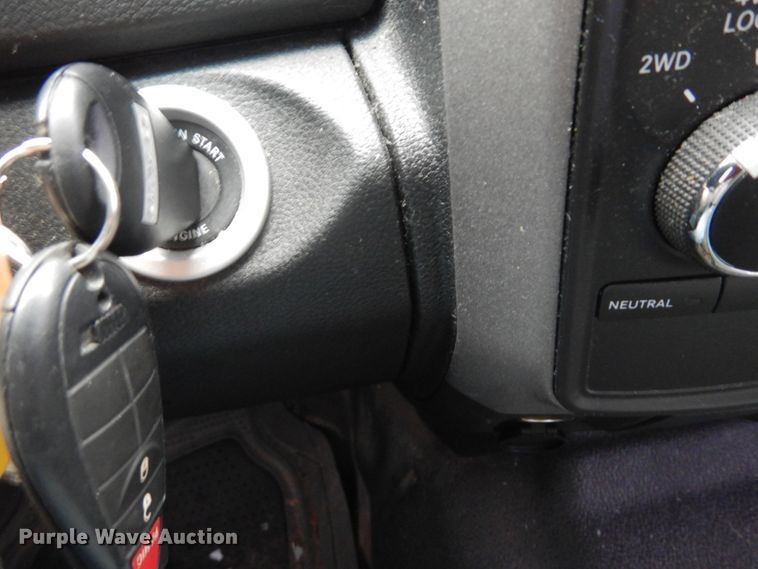 image for item GT9563 2016 Dodge Ram 1500  Crew Cab pickup truck