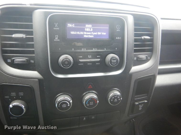 image for item GT9563 2016 Dodge Ram 1500  Crew Cab pickup truck