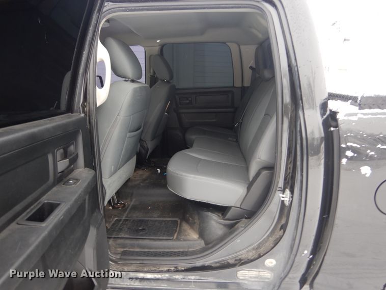 image for item GT9563 2016 Dodge Ram 1500  Crew Cab pickup truck