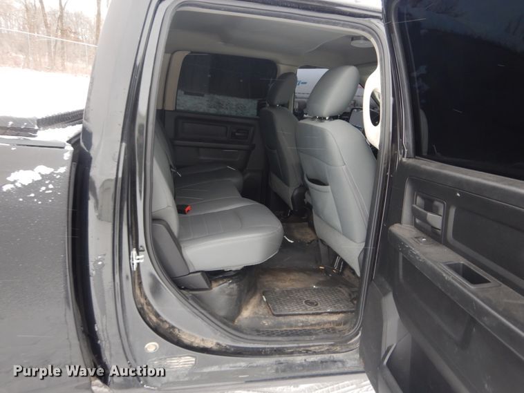 image for item GT9563 2016 Dodge Ram 1500  Crew Cab pickup truck