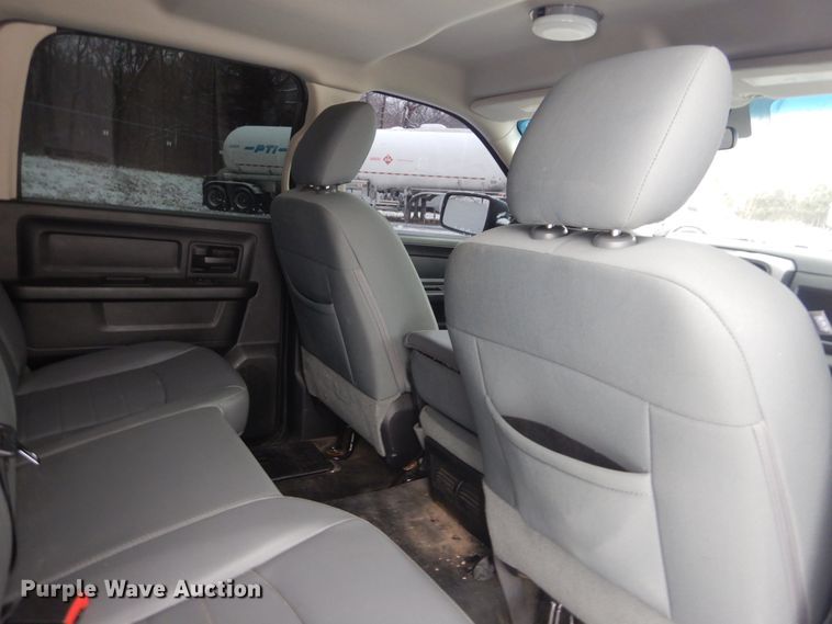 image for item GT9563 2016 Dodge Ram 1500  Crew Cab pickup truck