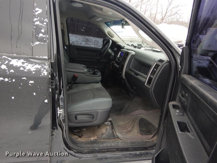 image for item GT9563 2016 Dodge Ram 1500  Crew Cab pickup truck