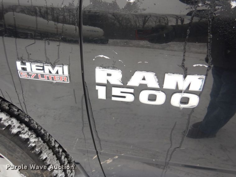 image for item GT9563 2016 Dodge Ram 1500  Crew Cab pickup truck