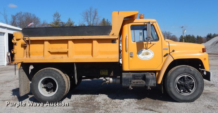 image for item GT9581 1984 International S1700  dump truck