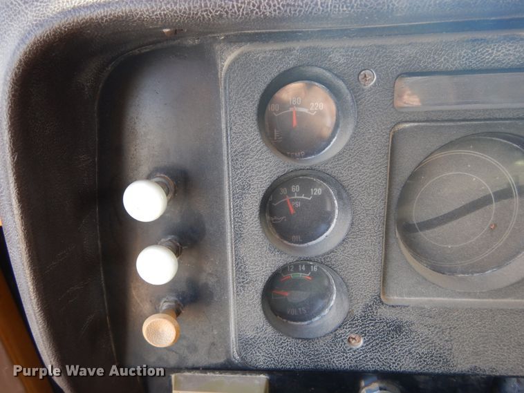 image for item GT9581 1984 International S1700  dump truck