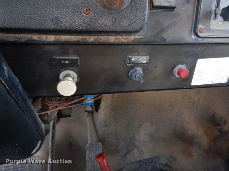 image for item GT9581 1984 International S1700  dump truck