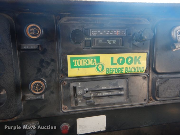 image for item GT9581 1984 International S1700  dump truck