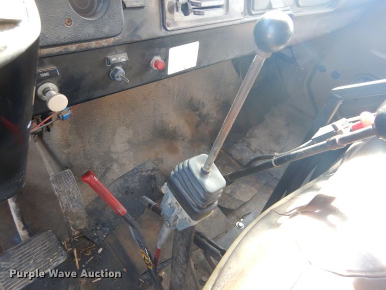 image for item GT9581 1984 International S1700  dump truck