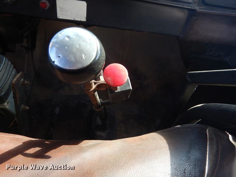 image for item GT9581 1984 International S1700  dump truck