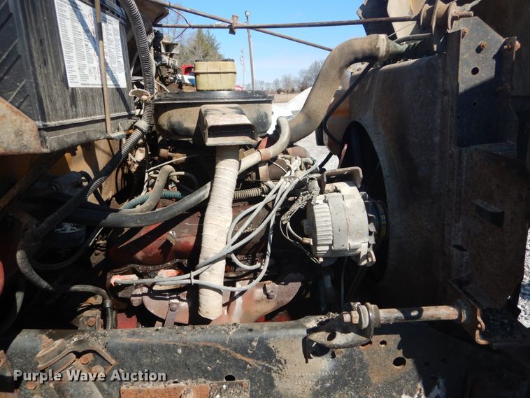 image for item GT9581 1984 International S1700  dump truck