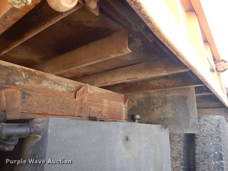 image for item GT9581 1984 International S1700  dump truck