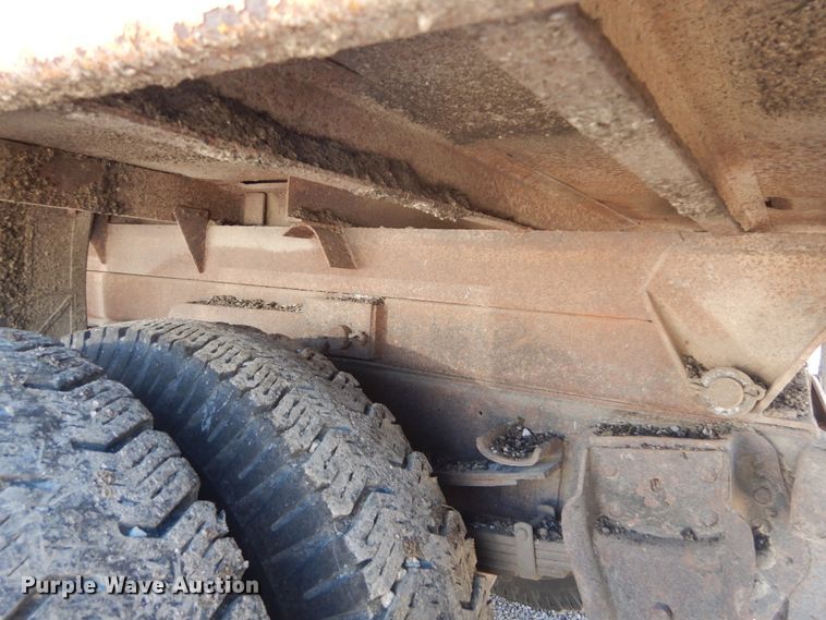 image for item GT9581 1984 International S1700  dump truck