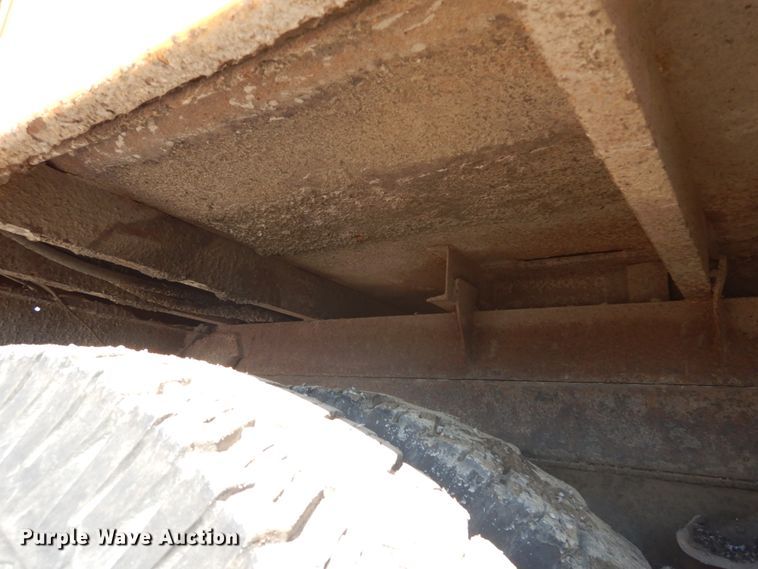 image for item GT9581 1984 International S1700  dump truck