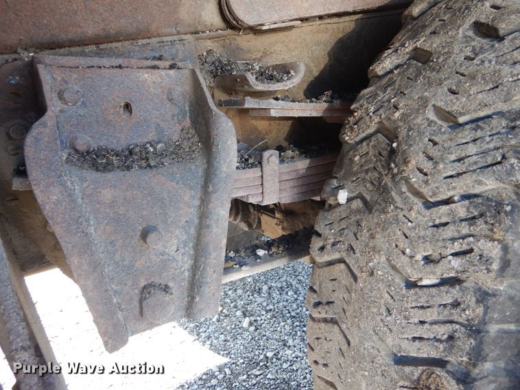 image for item GT9581 1984 International S1700  dump truck