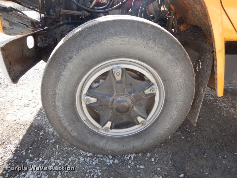 image for item GT9581 1984 International S1700  dump truck