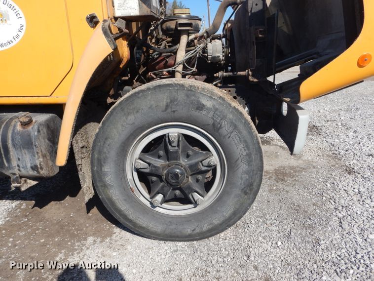 image for item GT9581 1984 International S1700  dump truck