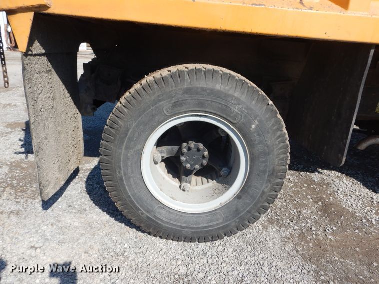 image for item GT9581 1984 International S1700  dump truck