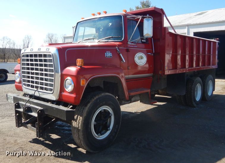 image for item GT9583 1978 Ford 800  dump truck