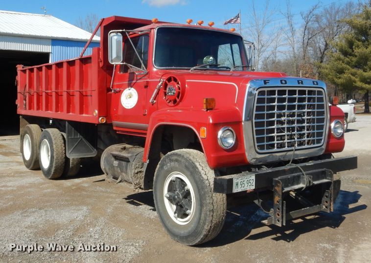 image for item GT9583 1978 Ford 800  dump truck