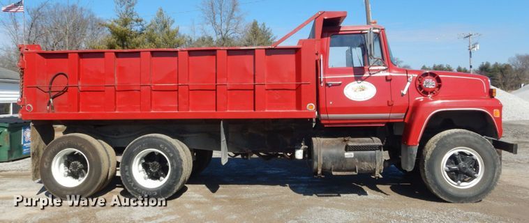image for item GT9583 1978 Ford 800  dump truck