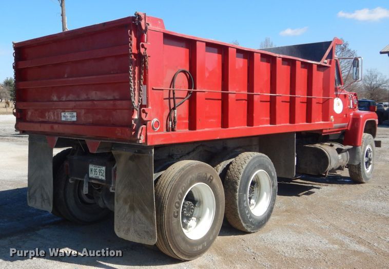 image for item GT9583 1978 Ford 800  dump truck