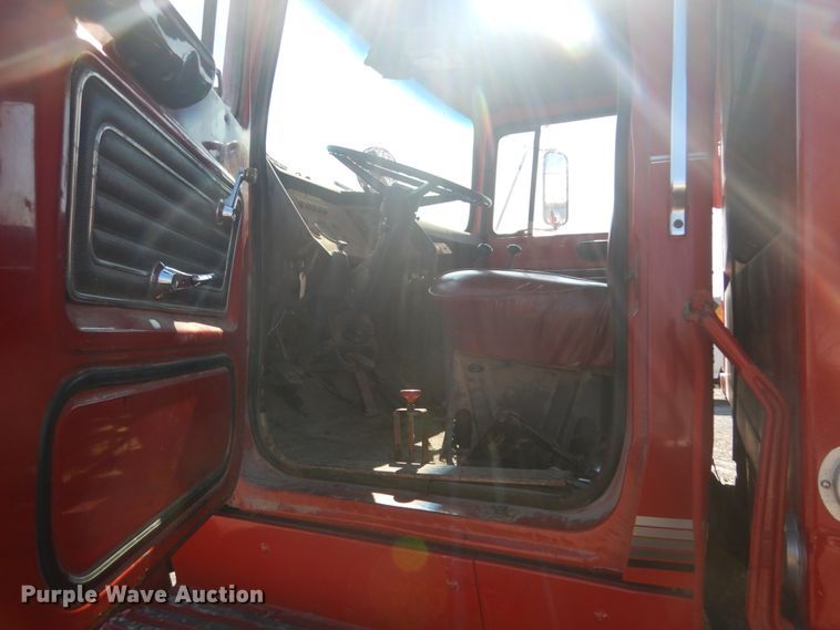 image for item GT9583 1978 Ford 800  dump truck