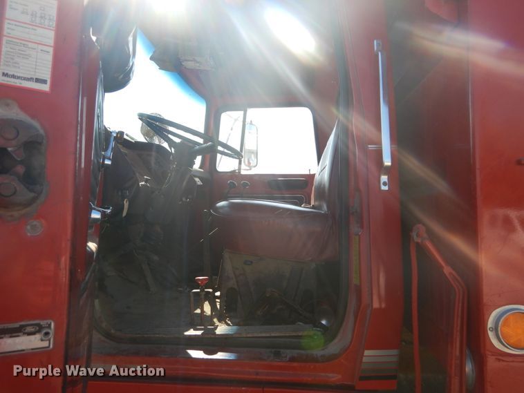 image for item GT9583 1978 Ford 800  dump truck