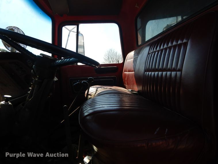 image for item GT9583 1978 Ford 800  dump truck