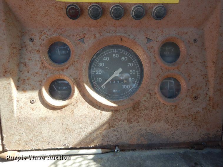 image for item GT9583 1978 Ford 800  dump truck