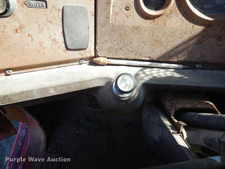 image for item GT9583 1978 Ford 800  dump truck