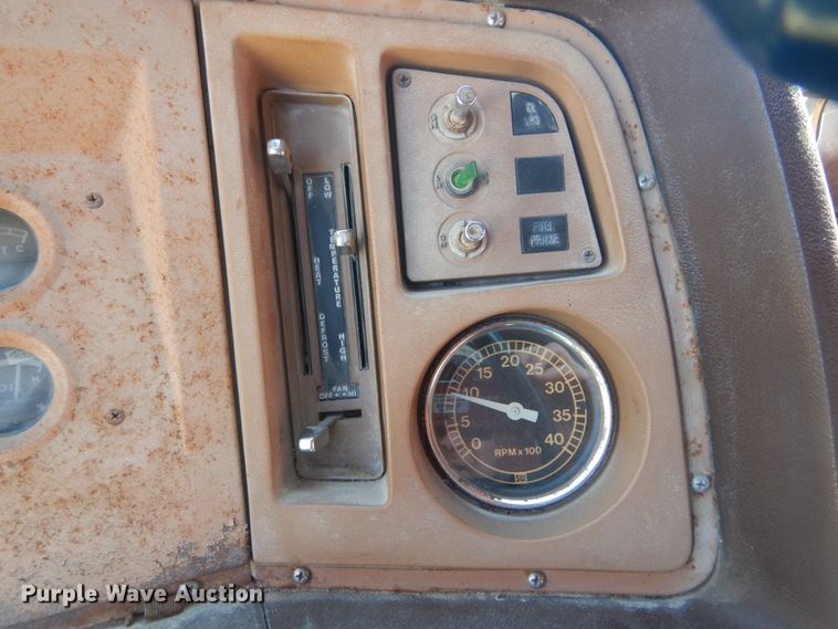 image for item GT9583 1978 Ford 800  dump truck