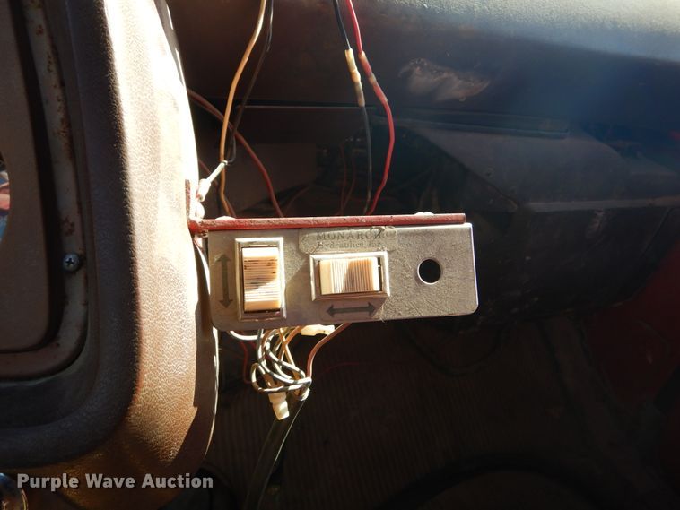 image for item GT9583 1978 Ford 800  dump truck