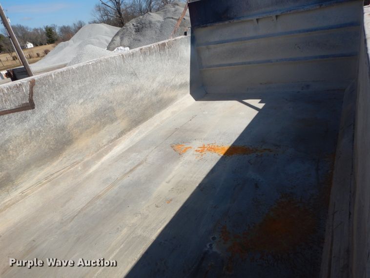 image for item GT9583 1978 Ford 800  dump truck