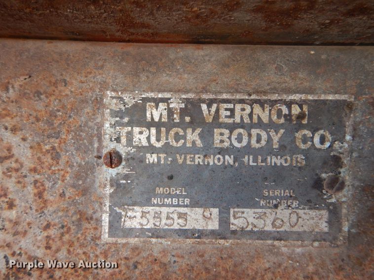 image for item GT9583 1978 Ford 800  dump truck