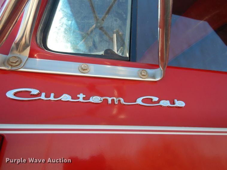 image for item GT9583 1978 Ford 800  dump truck