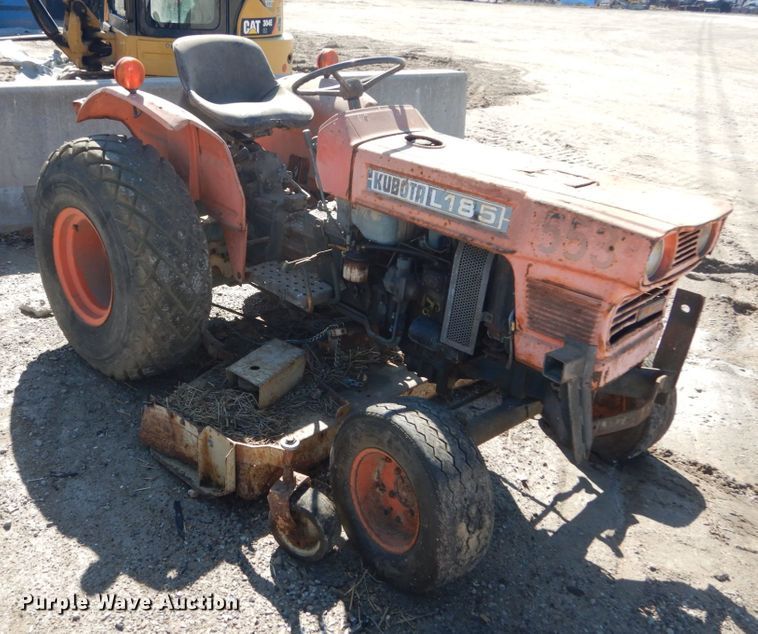 image for item GT9587 Kubota L185  tractor