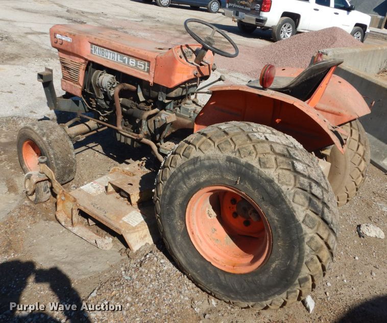 image for item GT9587 Kubota L185  tractor