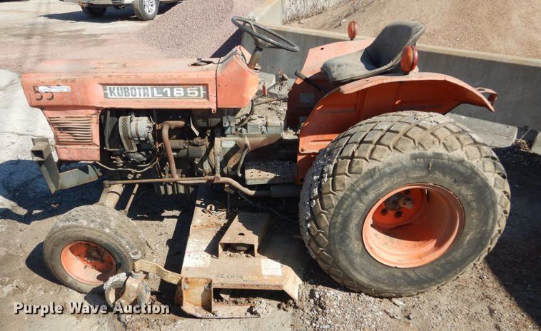image for item GT9587 Kubota L185  tractor