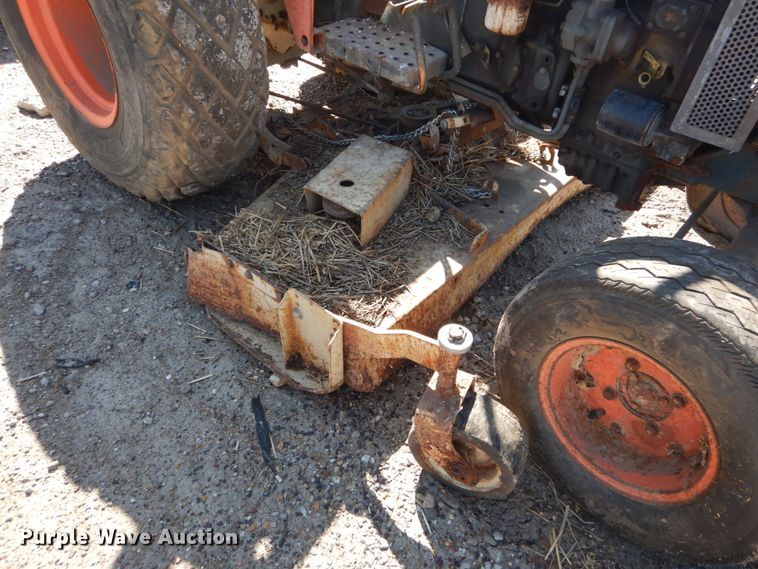 image for item GT9587 Kubota L185  tractor