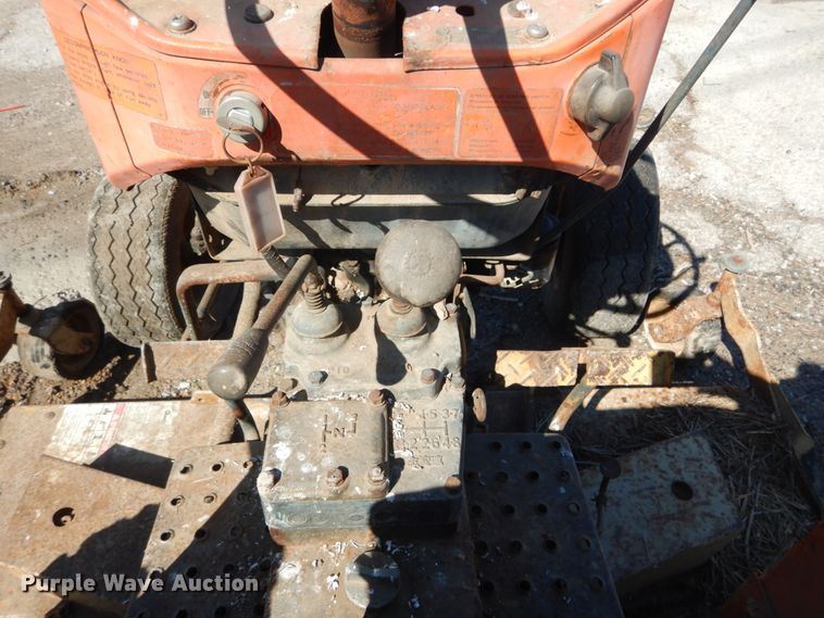 image for item GT9587 Kubota L185  tractor