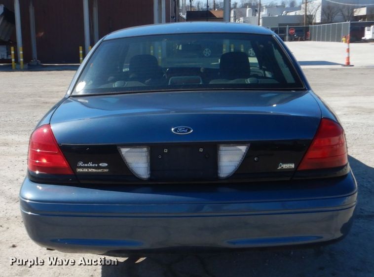 image for item GT9588 2010 Ford Crown Victoria Police Interceptor