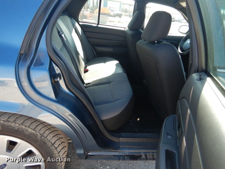 image for item GT9588 2010 Ford Crown Victoria Police Interceptor