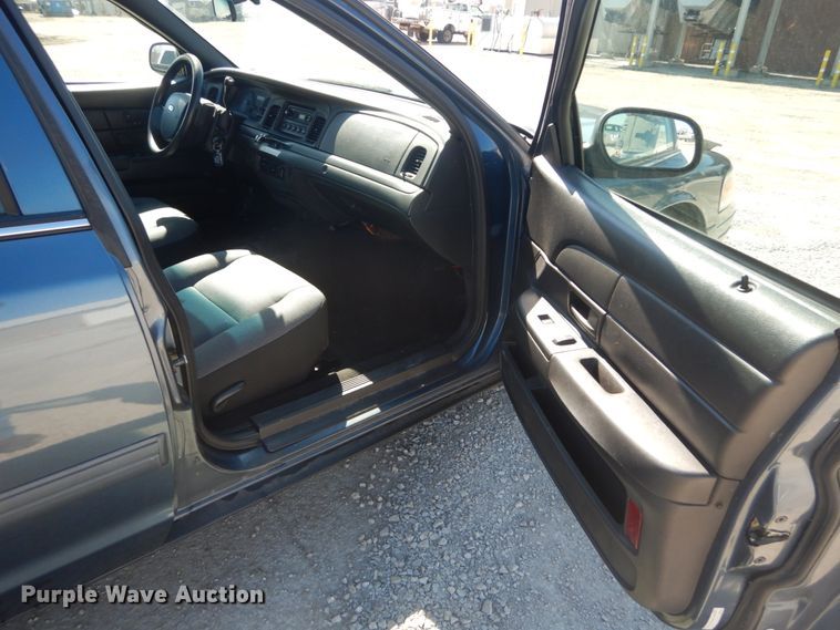 image for item GT9588 2010 Ford Crown Victoria Police Interceptor