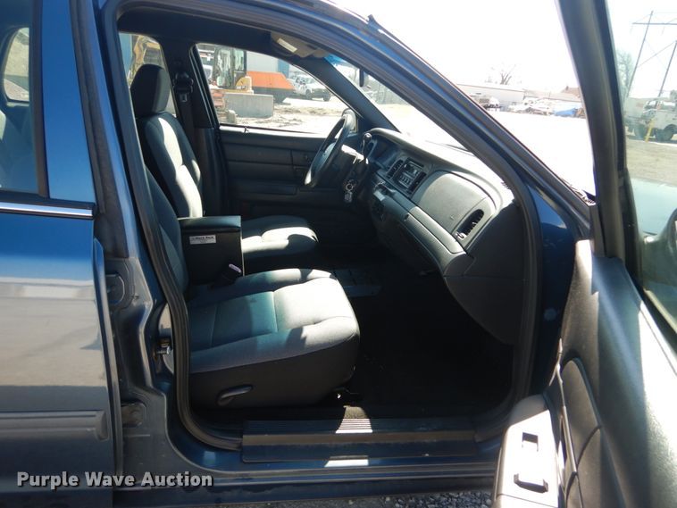 image for item GT9588 2010 Ford Crown Victoria Police Interceptor