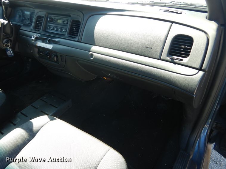 image for item GT9588 2010 Ford Crown Victoria Police Interceptor